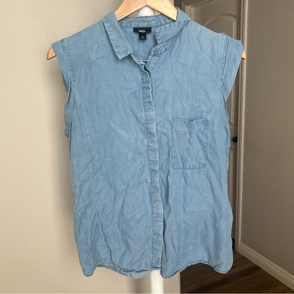 Mossimo Denim Button Up Shirt Medium